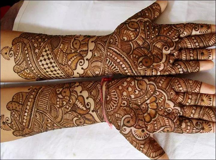 Tasmim Blog Professional Bridal Mehndi Designs For Full Hands And Legs In the hands, mehndi puts new faces in the hands of a new bride. professional bridal mehndi designs for